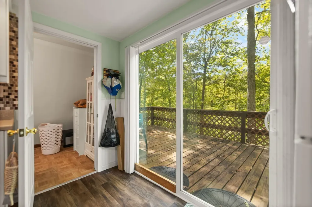 1424 Jasper Lake Drive Burnside KY 42519