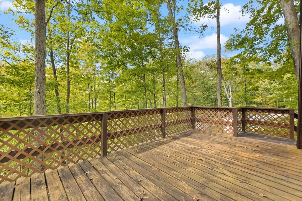 1424 Jasper Lake Drive Burnside KY 42519
