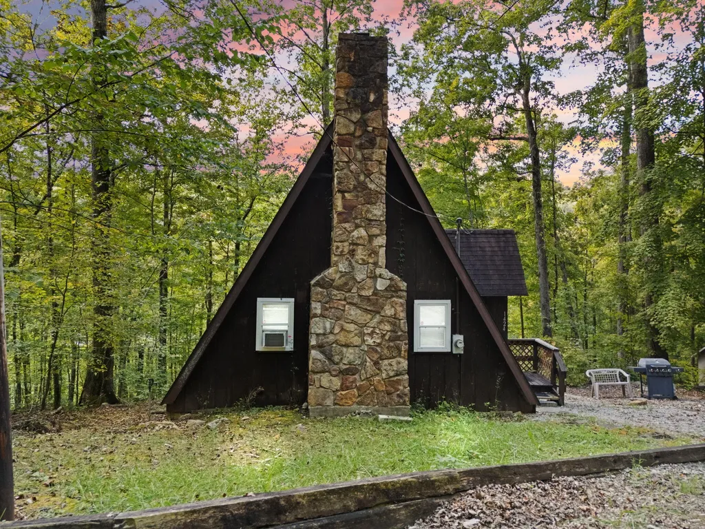 1424 Jasper Lake Drive Burnside KY 42519