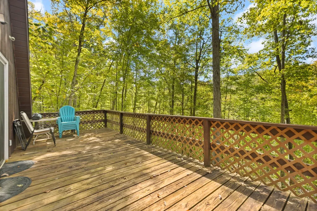 1424 Jasper Lake Drive Burnside KY 42519
