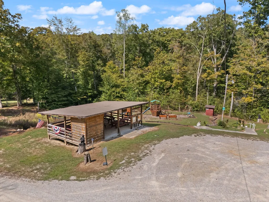1424 Jasper Lake Drive Burnside KY 42519