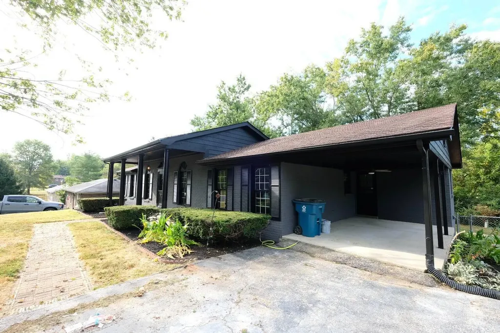 205 Lynn Drive Lawrenceburg KY 40342