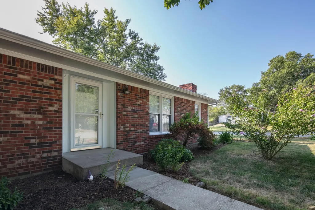 140 Dan Drive Versailles KY 40383
