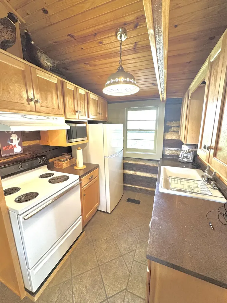 155 Rocky Point Road East Bernstadt KY 40729