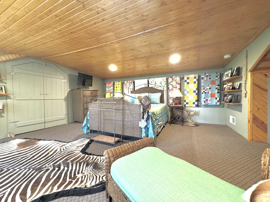155 Rocky Point Road East Bernstadt KY 40729