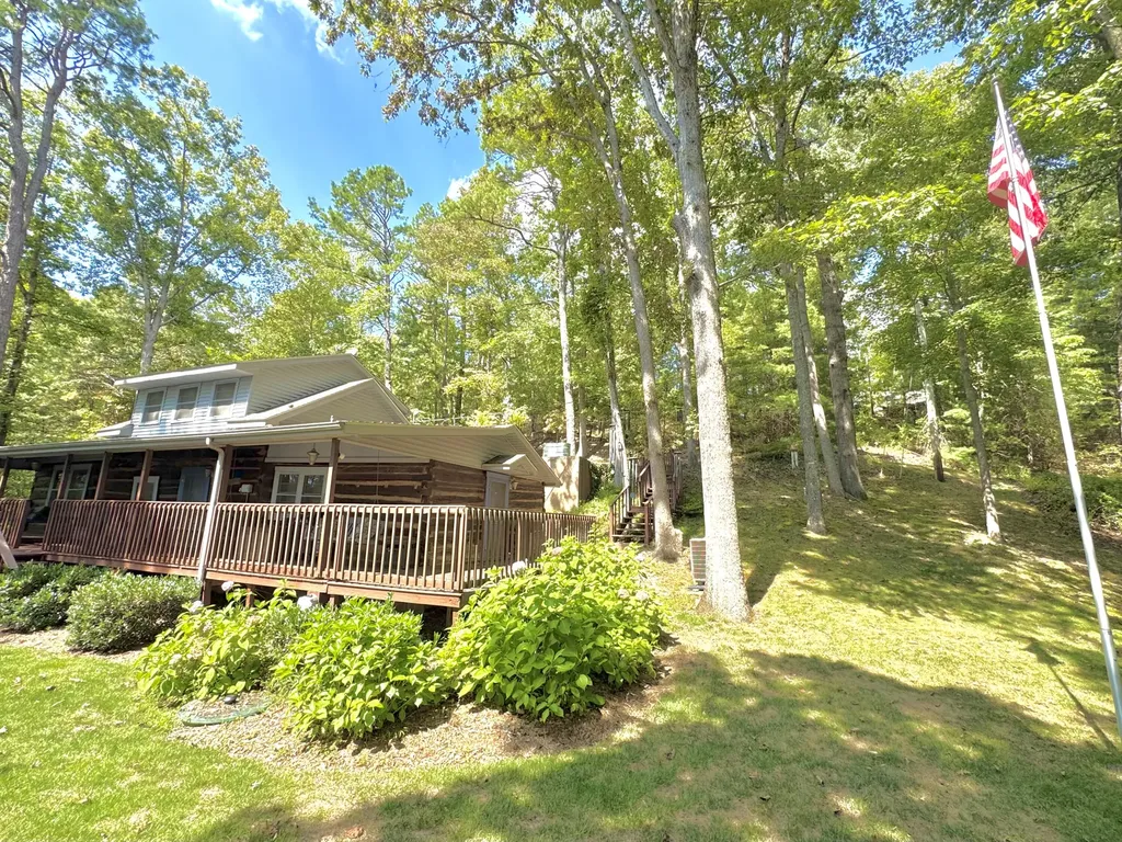 155 Rocky Point Road East Bernstadt KY 40729