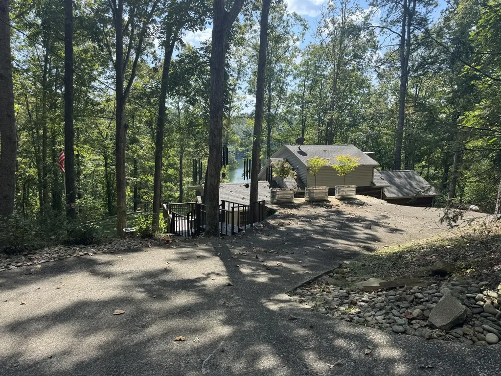 155 Rocky Point Road East Bernstadt KY 40729