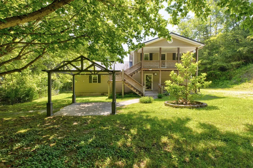 98 Brittany Lane Stanton KY 40380