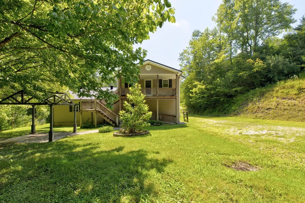 98 Brittany Lane Stanton KY 40380