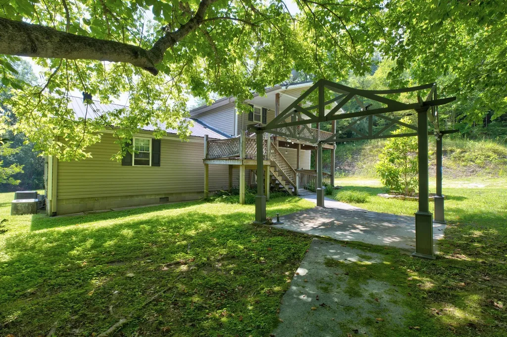 98 Brittany Lane Stanton KY 40380