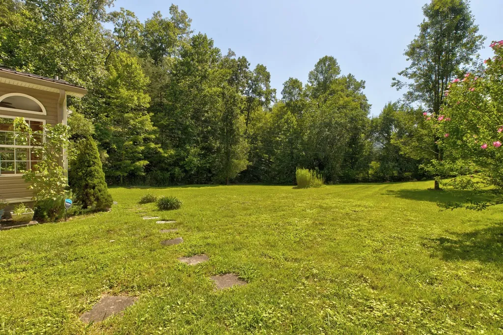 98 Brittany Lane Stanton KY 40380