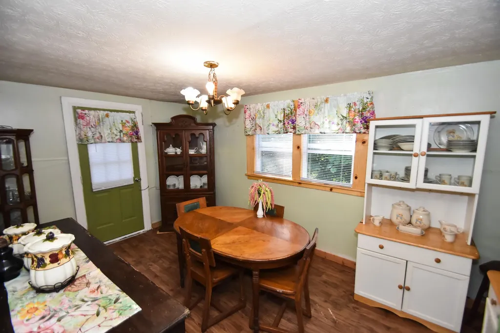 284 Happy Top Road Mckee KY 40447