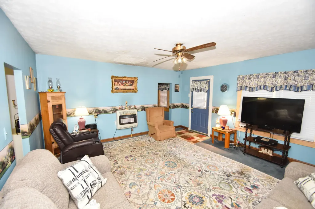 284 Happy Top Road Mckee KY 40447