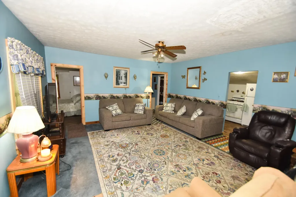 284 Happy Top Road Mckee KY 40447