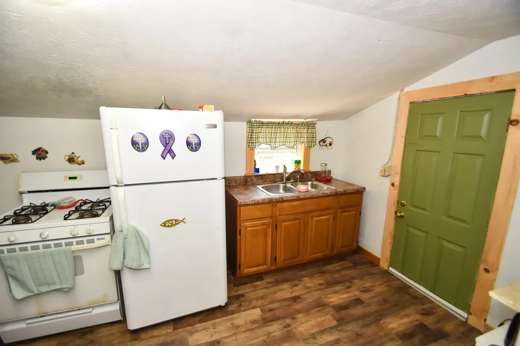 284 Happy Top Road Mckee KY 40447