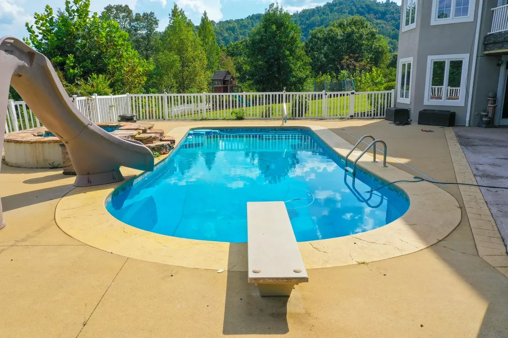 210 Reverend Bill Perkins Road Williamsburg KY 40769