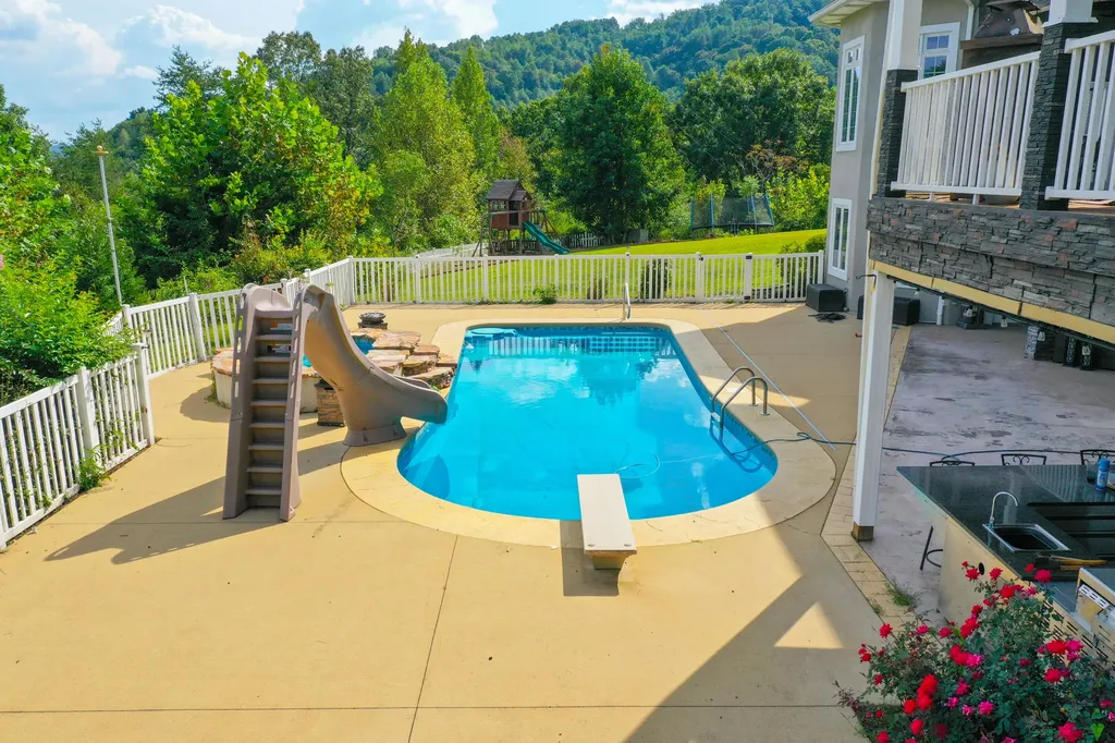 210 Reverend Bill Perkins Road Williamsburg KY 40769