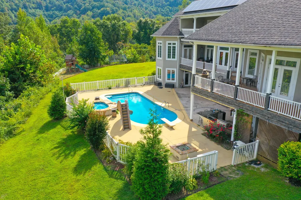 210 Reverend Bill Perkins Road Williamsburg KY 40769