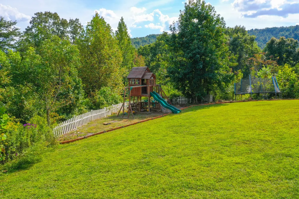 210 Reverend Bill Perkins Road Williamsburg KY 40769