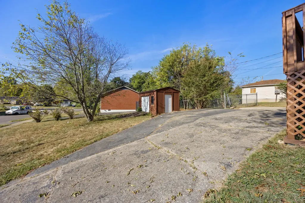 1316 Jannelle Court Lexington KY 40517
