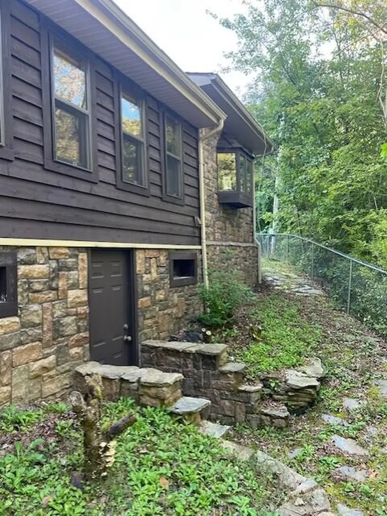 1085 Spring Branch Road Jeremiah KY 41826