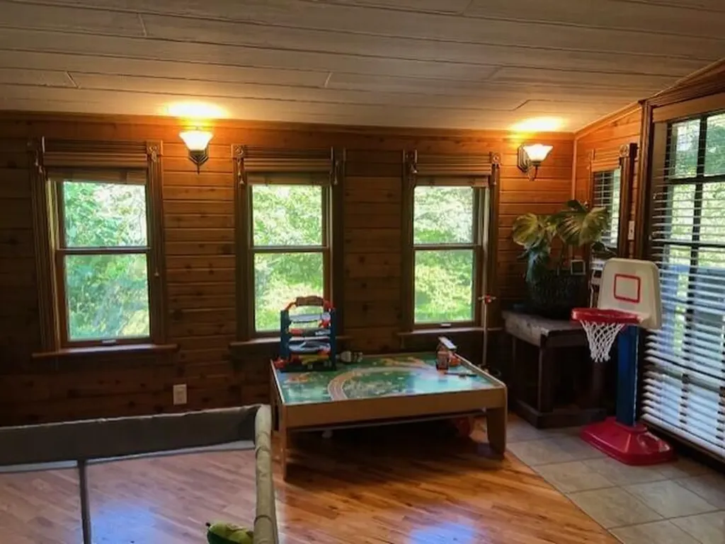 1085 Spring Branch Road Jeremiah KY 41826