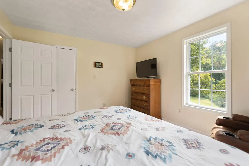 867 Chadwell Road Booneville KY 41314