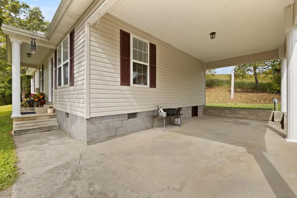 867 Chadwell Road Booneville KY 41314