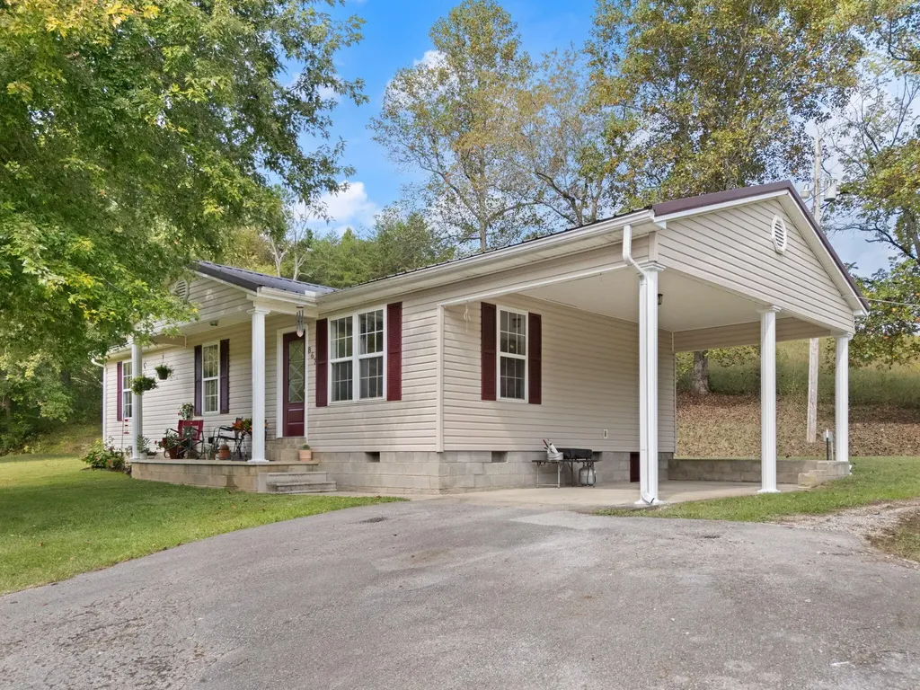 867 Chadwell Road Booneville KY 41314