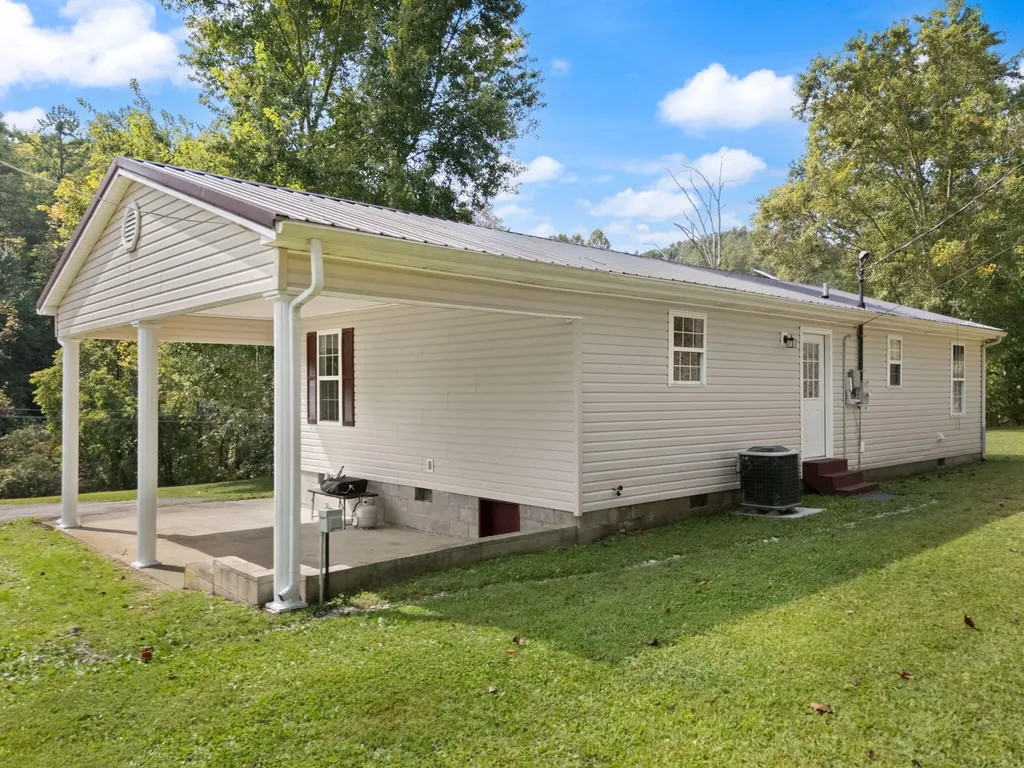 867 Chadwell Road Booneville KY 41314