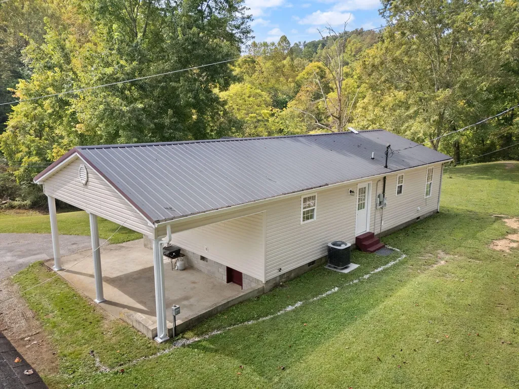 867 Chadwell Road Booneville KY 41314