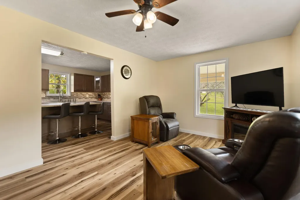 867 Chadwell Road Booneville KY 41314