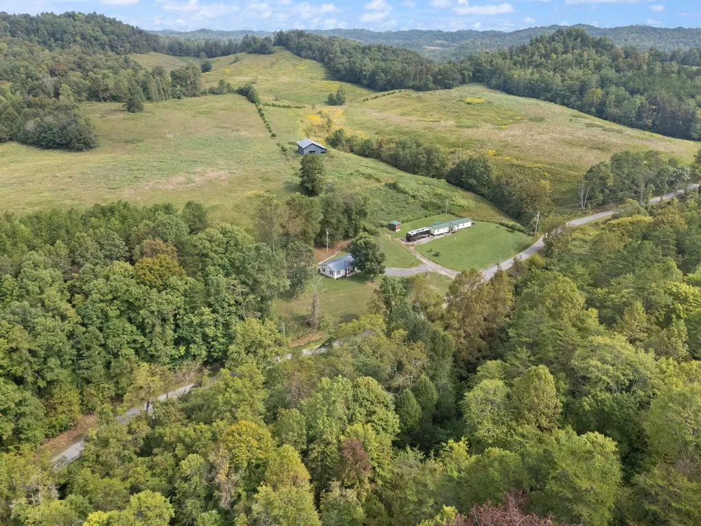 867 Chadwell Road Booneville KY 41314