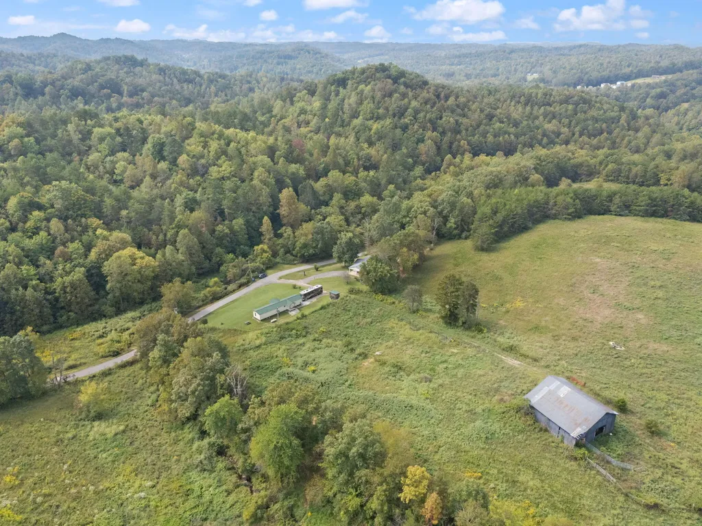 867 Chadwell Road Booneville KY 41314