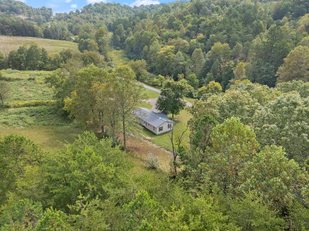 867 Chadwell Road Booneville KY 41314