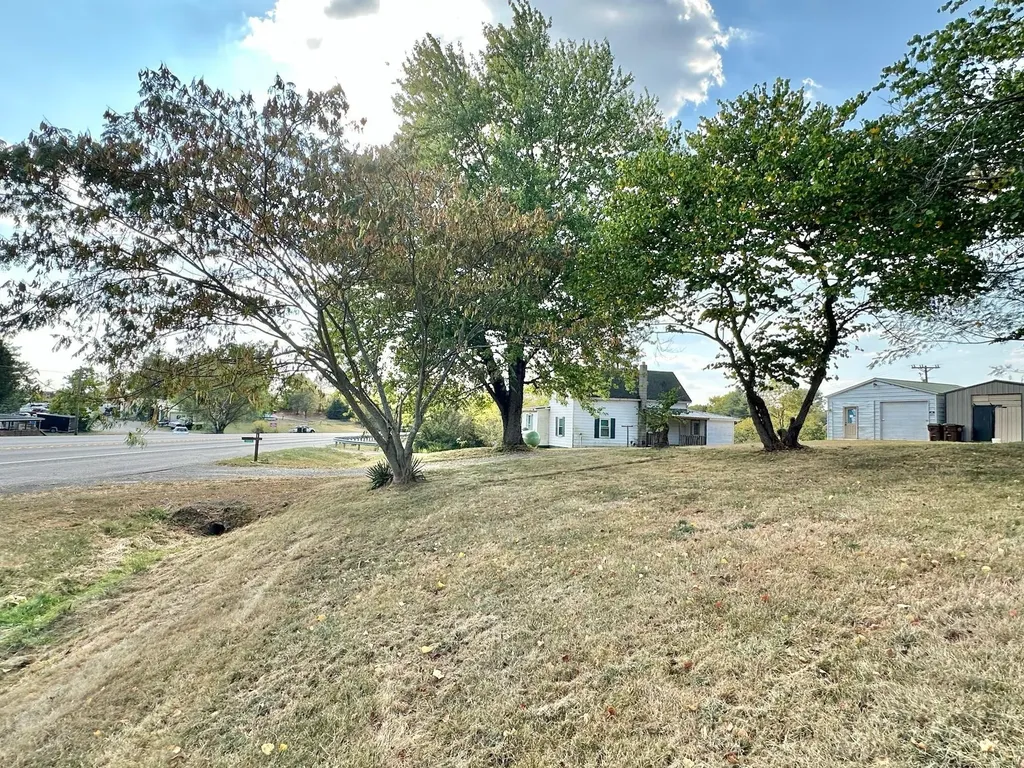 2524 Us 68 Ewing KY 41039