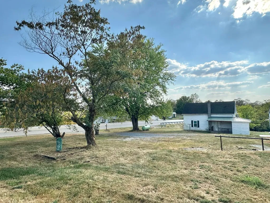 2524 Us 68 Ewing KY 41039