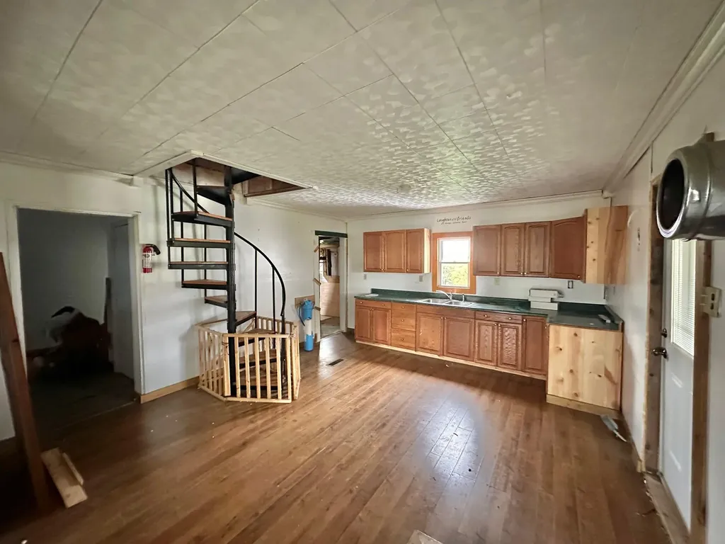 2524 Us 68 Ewing KY 41039