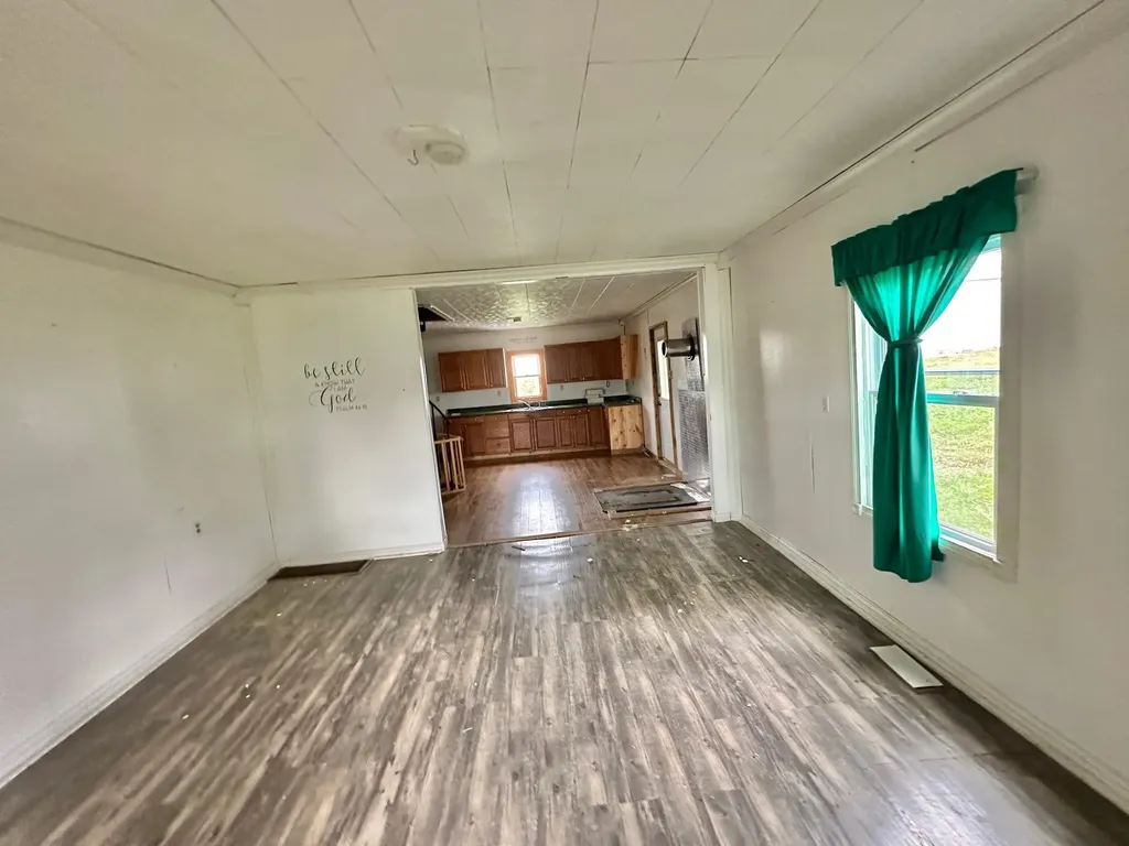 2524 Us 68 Ewing KY 41039