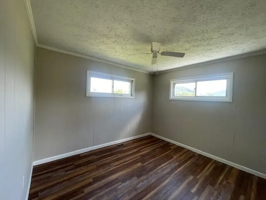 411 Ky-3085 Flat Lick KY 40935