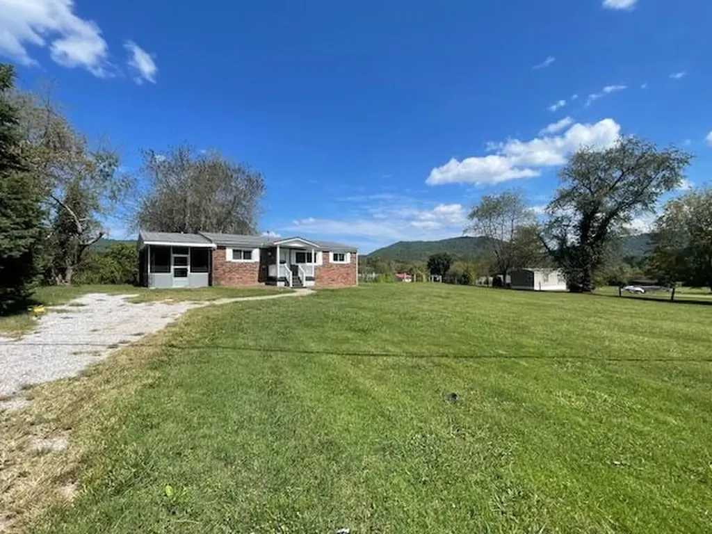 411 Ky-3085 Flat Lick KY 40935