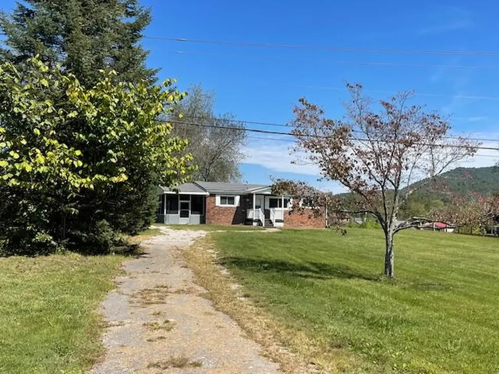411 Ky-3085 Flat Lick KY 40935