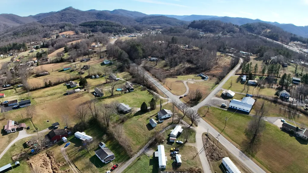 411 Ky-3085 Flat Lick KY 40935