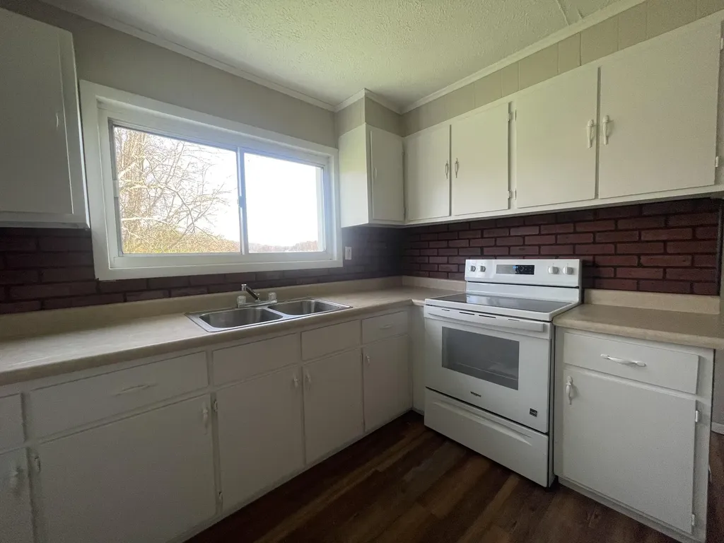 411 Ky-3085 Flat Lick KY 40935