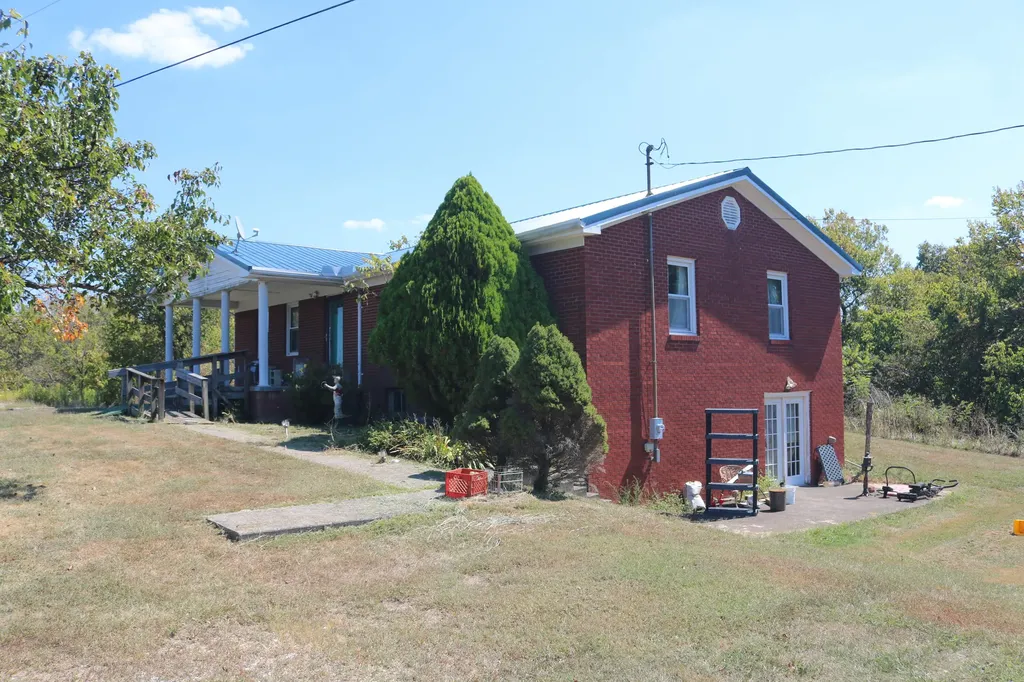 2706 Locust Grove Road Carlisle KY 40311