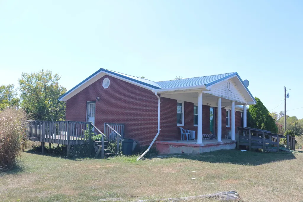 2706 Locust Grove Road Carlisle KY 40311