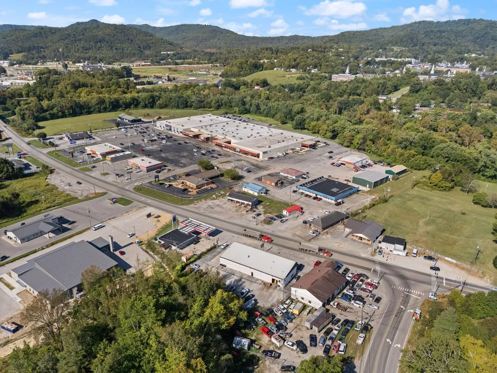 863 Highway 25 Williamsburg KY 40769