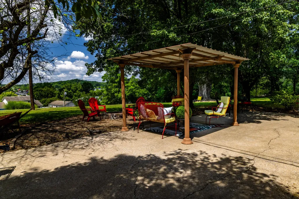 735 Whitley Street London KY 40741