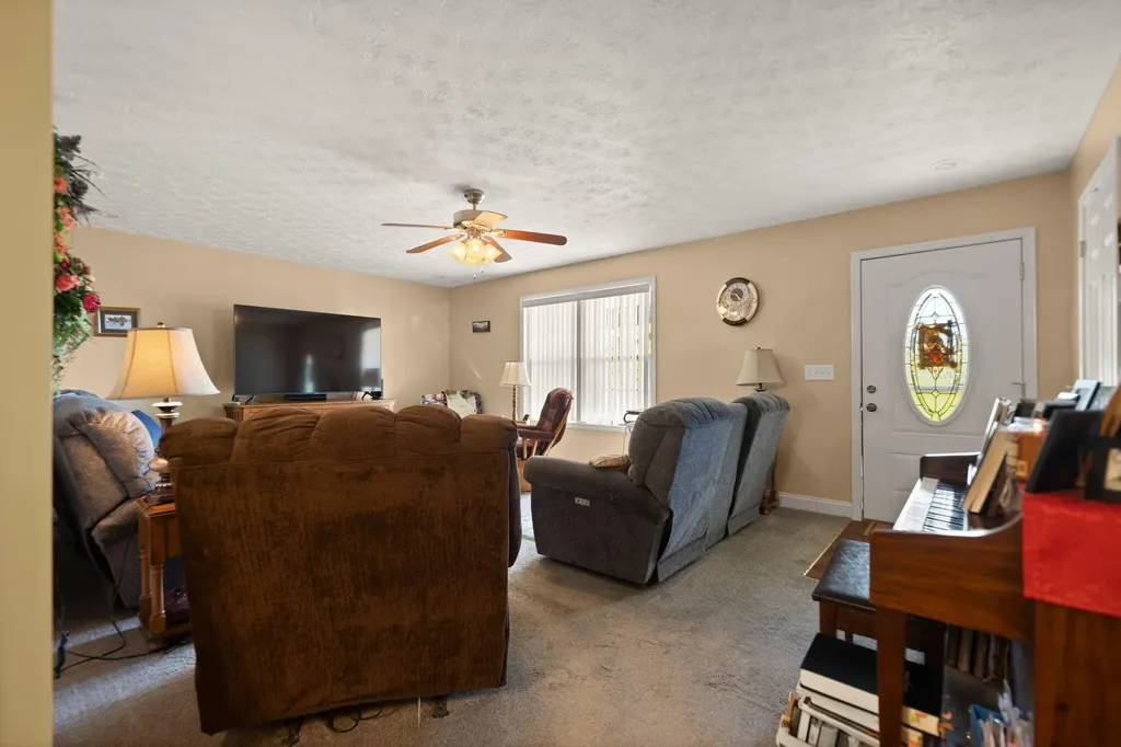141 Parker Lane Barbourville KY 40906
