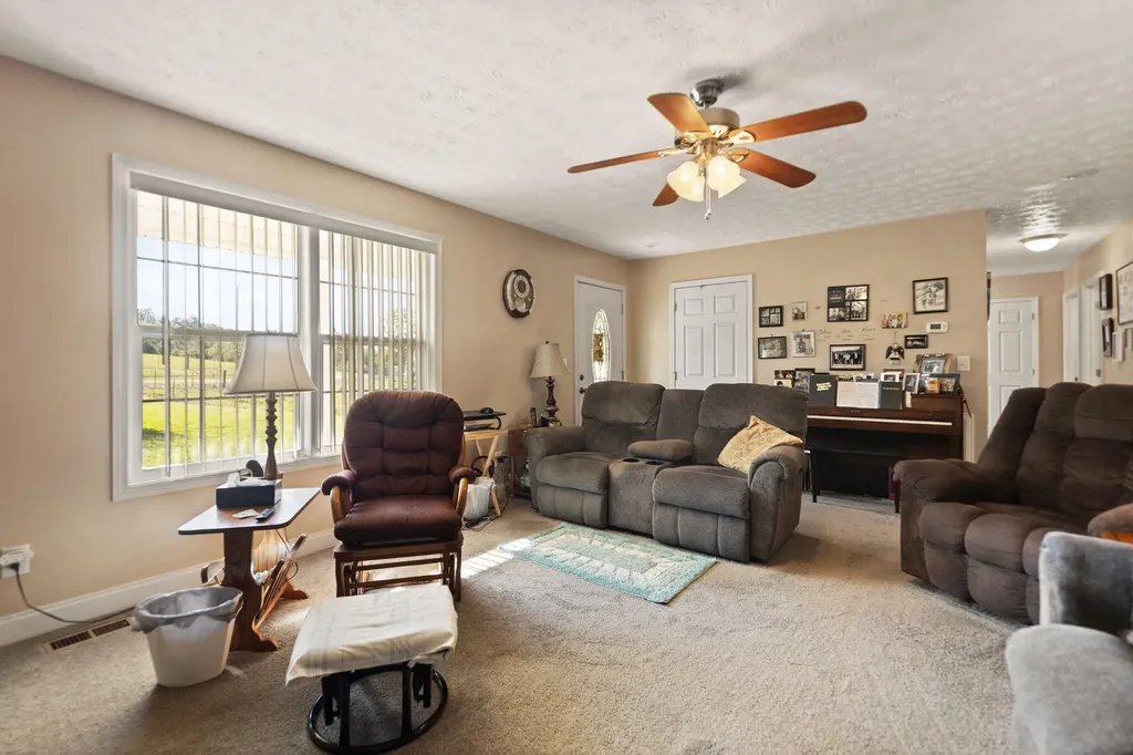 141 Parker Lane Barbourville KY 40906